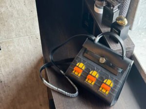 1EE59775-B4CC-E5A0-70F2-E224E12647C5_358f71e5-c746-4c60-9fe1-6f86561264c9.jpg Kelly 22 Bag - Black