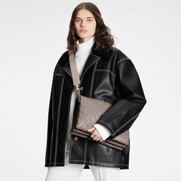 ACC236EC-0EAB-F18E-58D4-0EBDFAB60CC5.png Coussin MM M20771